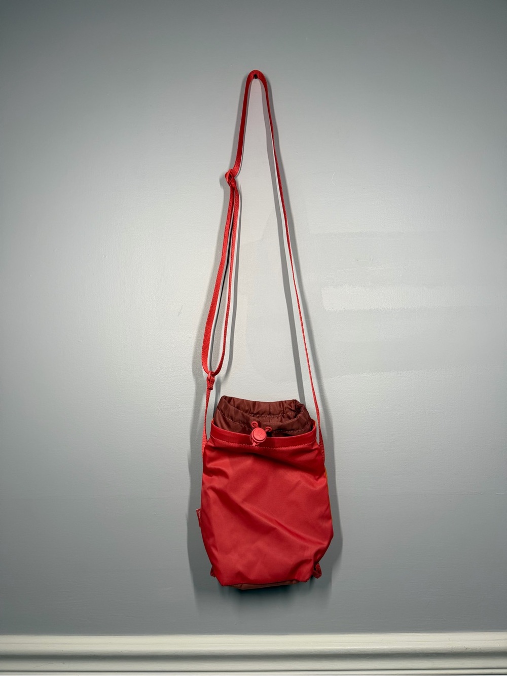 Lululemon water bottle crossbody